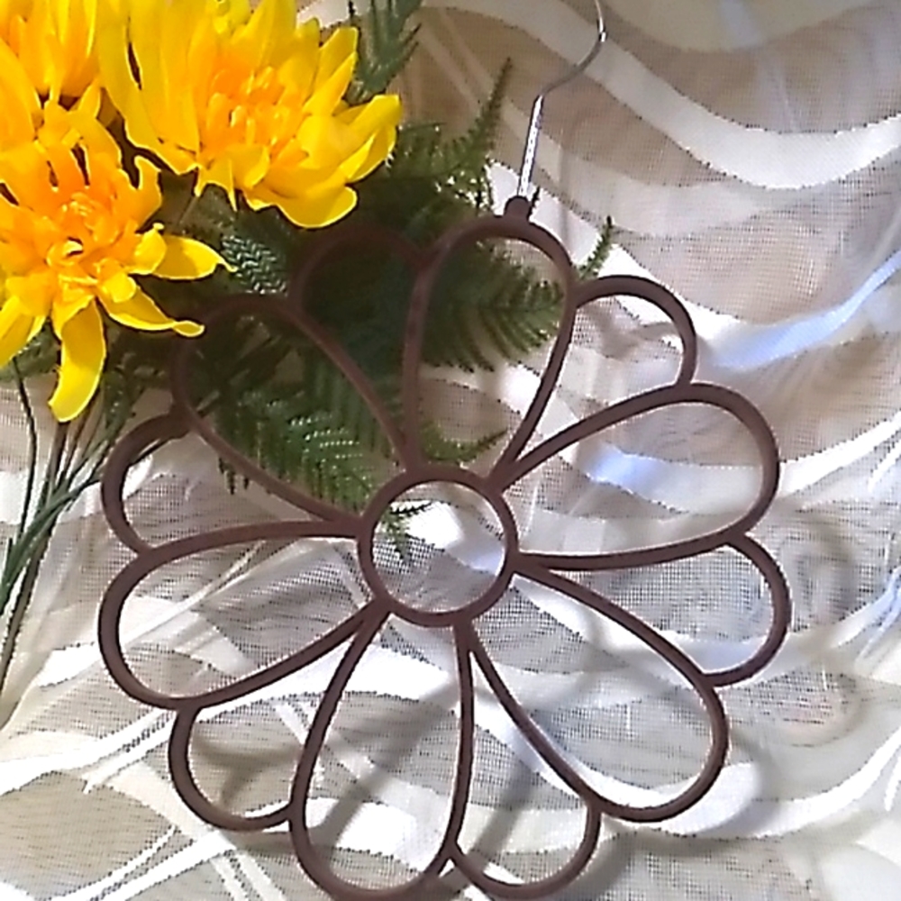 Very Cute Hanging Scarf Holder